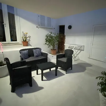 Oleander House * Ponza