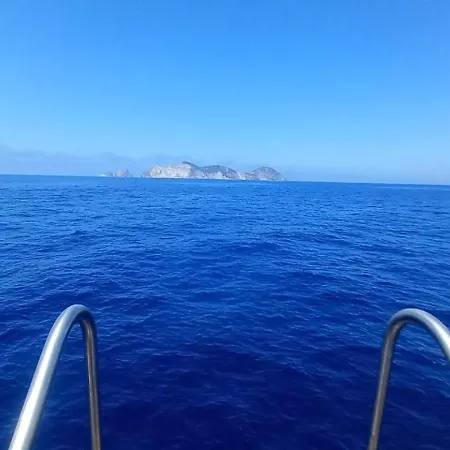 Oleander House * Ponza