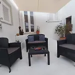 Oleander House * Ponza