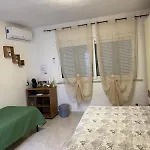 Oleander House * Ponza