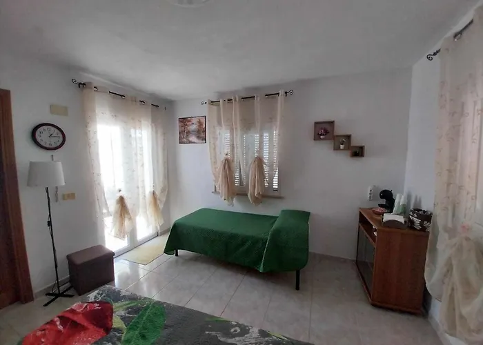 Oleander House * بونسا