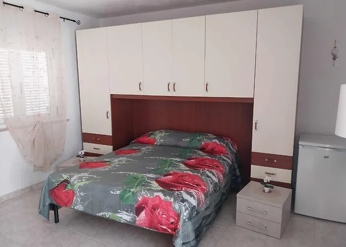 Oleander House * Ponza