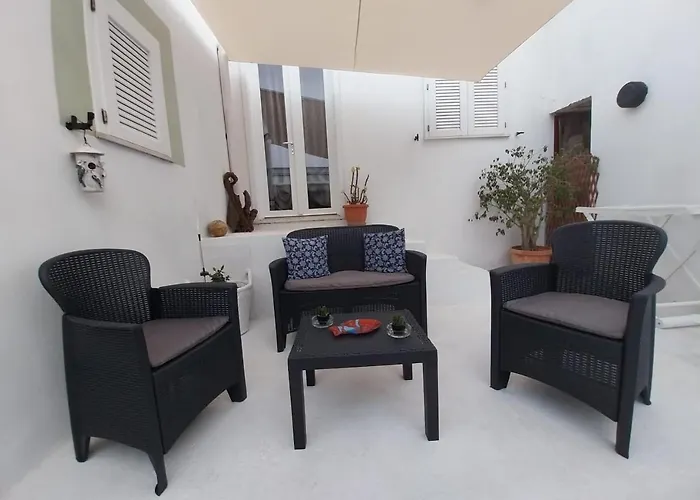 Oleander House * بونسا