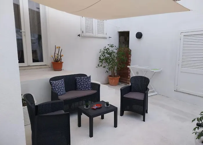 Oleander House بونسا