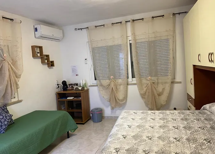 Oleander House * Ponza