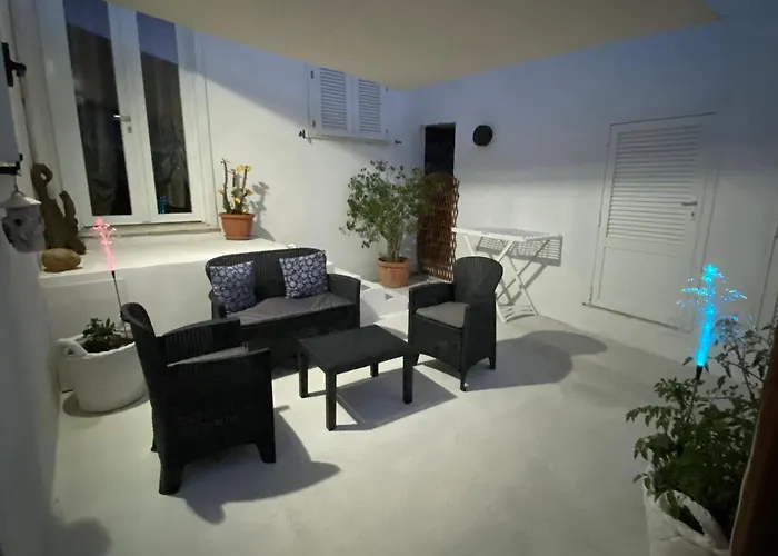 Oleander House * بونسا